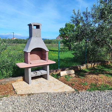 'Olive Grove' Camping House-Near The Beach Divulje Exteriör bild