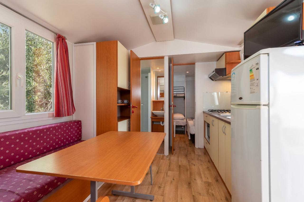 'Olive Grove' Camping House-Near The Beach Divulje Exteriör bild