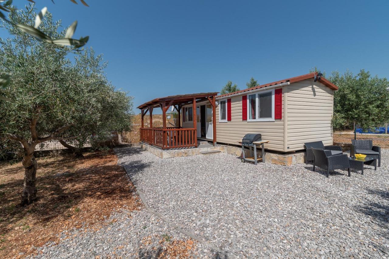 'Olive Grove' Camping House-Near The Beach Divulje Exteriör bild