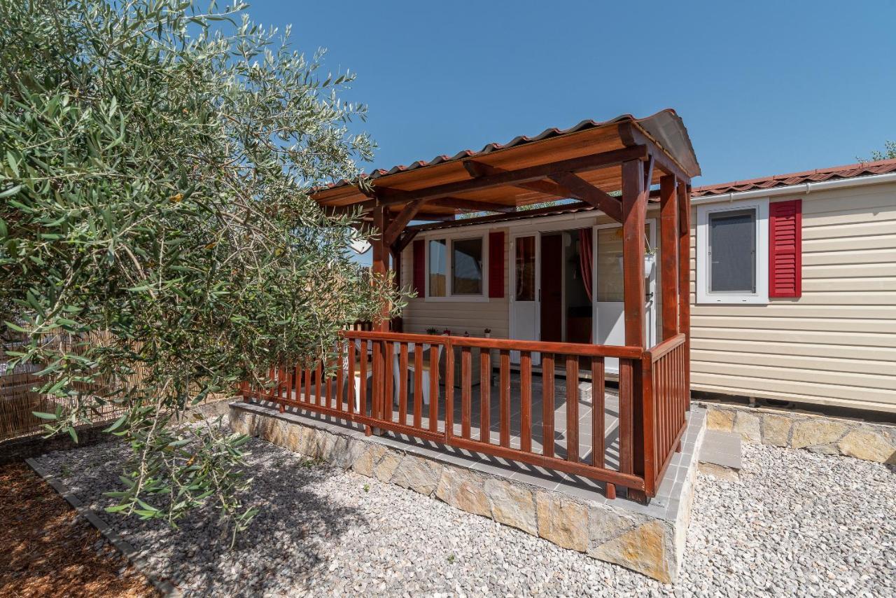 'Olive Grove' Camping House-Near The Beach Divulje Exteriör bild