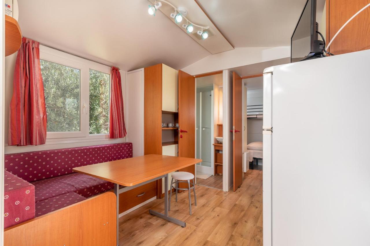 'Olive Grove' Camping House-Near The Beach Divulje Exteriör bild