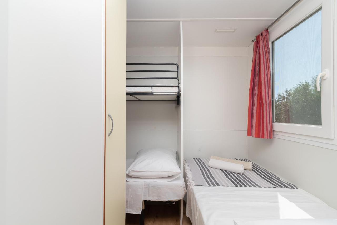 'Olive Grove' Camping House-Near The Beach Divulje Exteriör bild