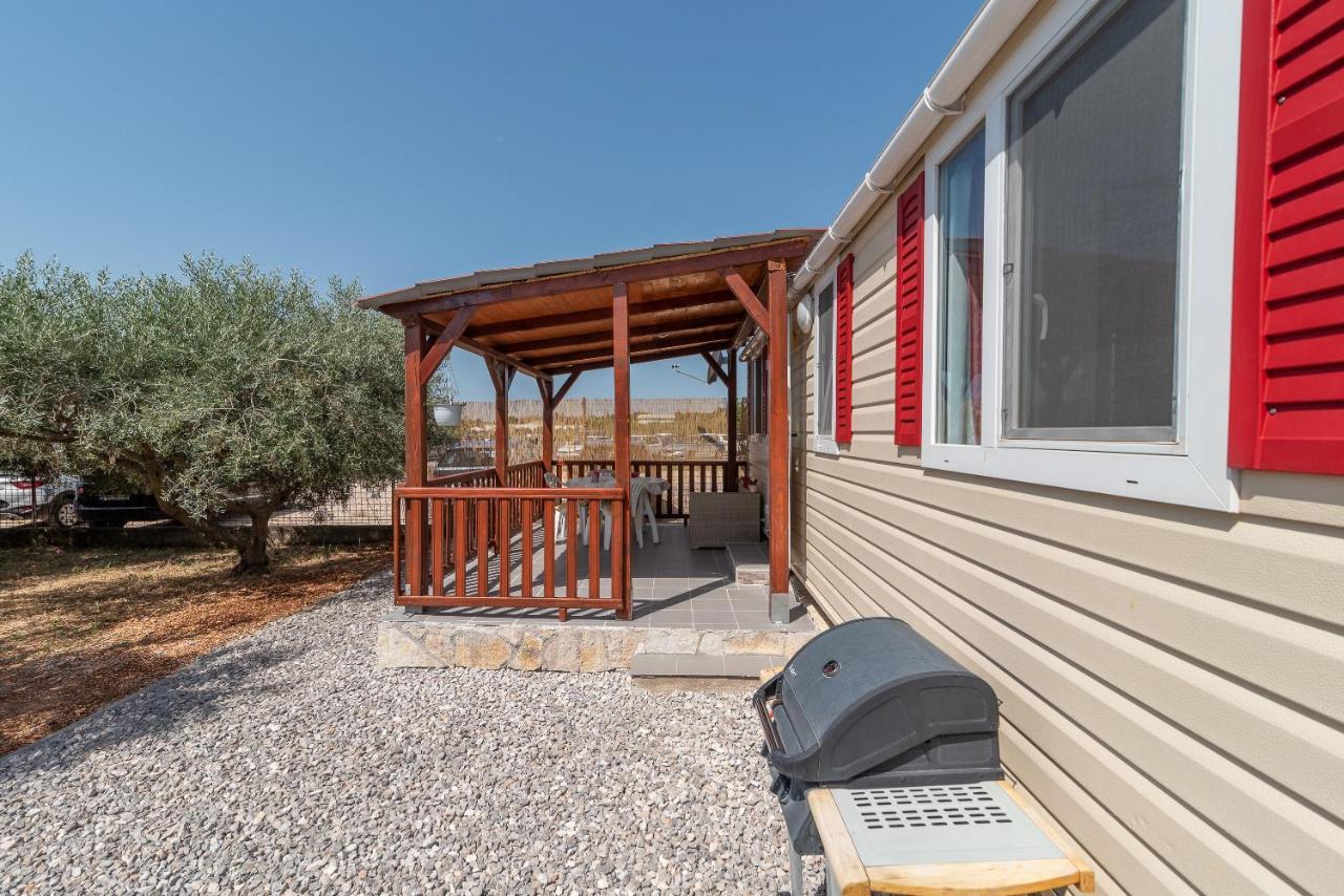 'Olive Grove' Camping House-Near The Beach Divulje Exteriör bild