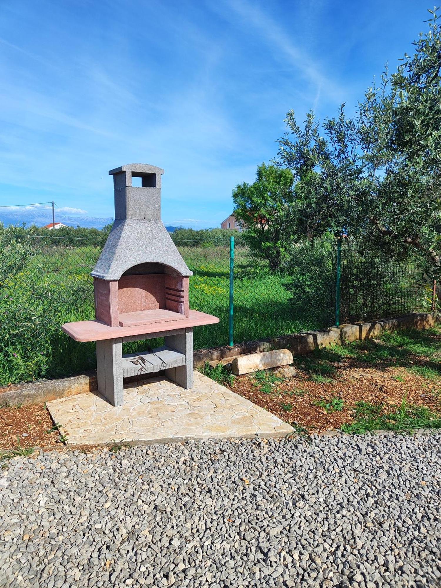 'Olive Grove' Camping House-Near The Beach Divulje Exteriör bild